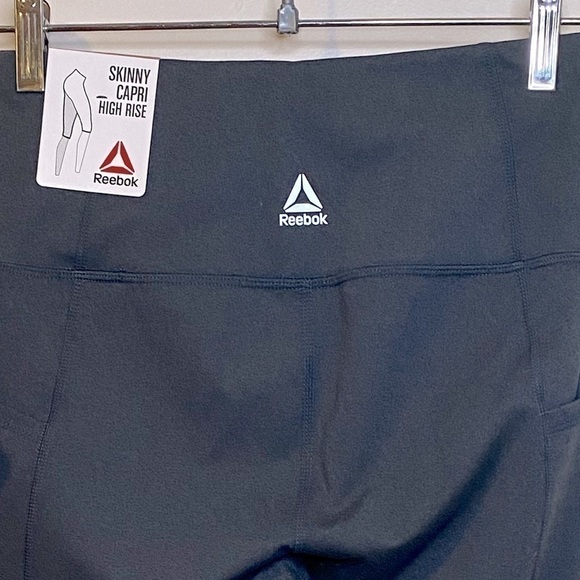 NWT Reebok Graphic High Rise Capri Performance Leggings Charcoal Gray Size Small - Picture 9 of 12